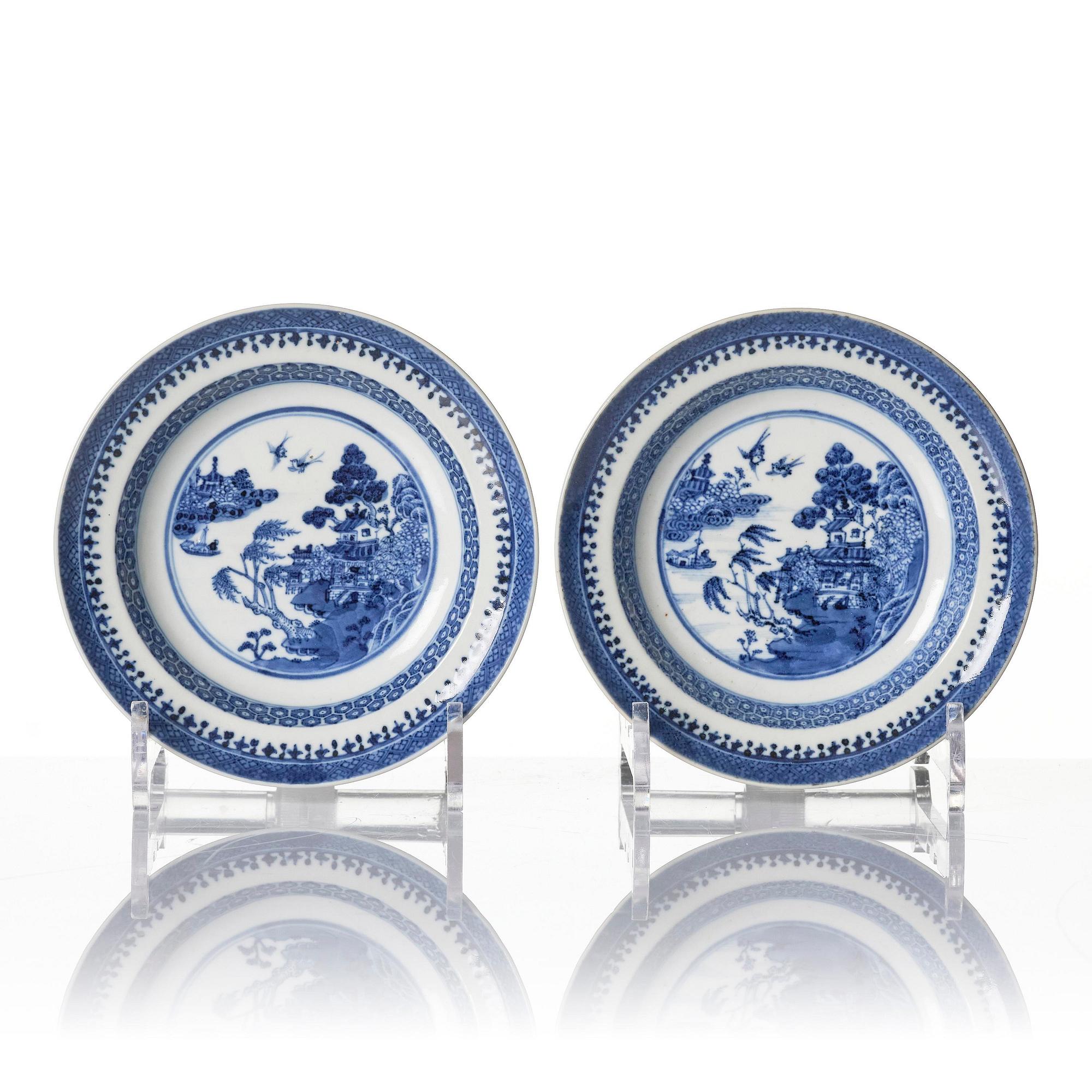 A set of twelve Chinese export porcelain dessert dishes, Qing dynasty, Qianlong and Jiaqing, 18/19th century.