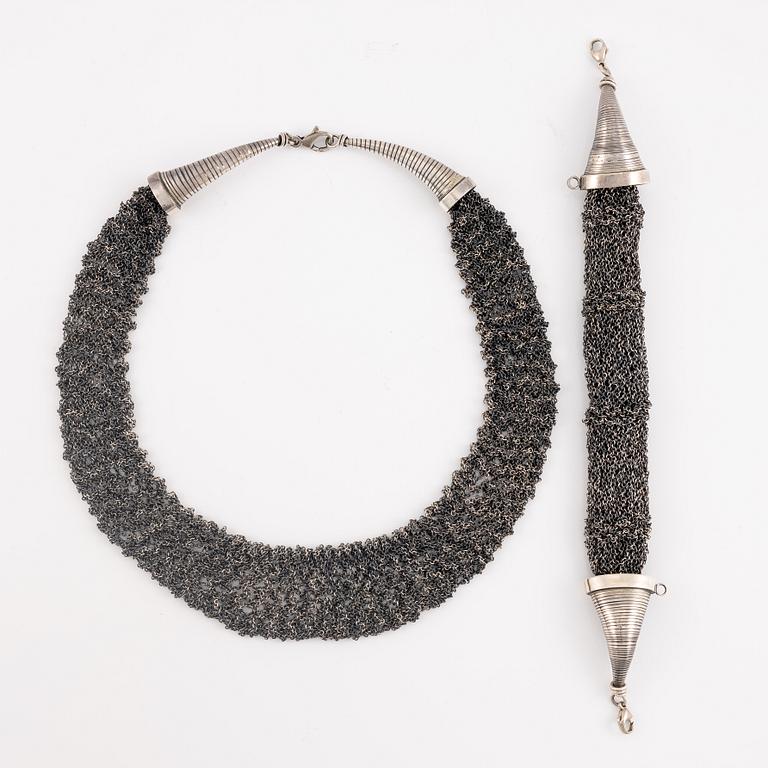 Collier och armband, silver.