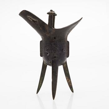 A jue bronze vessel, late Qing dynasty.