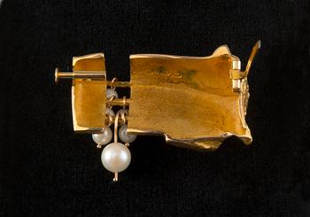 Björn Weckström, A BROOCH, gold 14K, pearls, "White Cluster", Lapponia 1966. Weight 12,2 g.