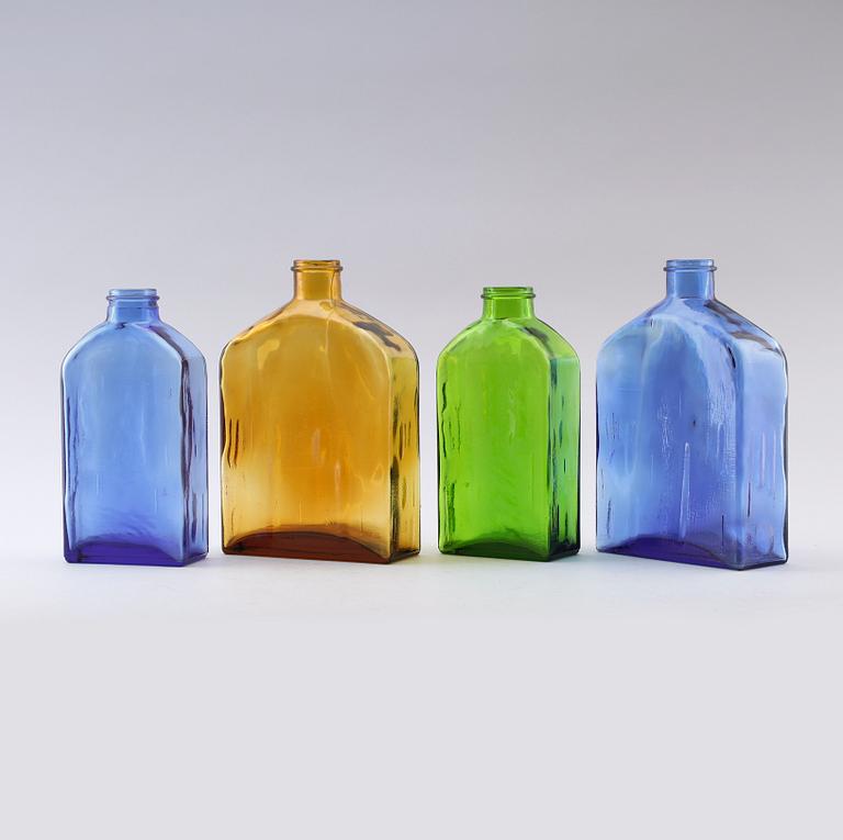 FLASKOR,  4 st, glas, "Lankkupullo" Helena Tynell, Riihimäen Lasi 1970-tal.