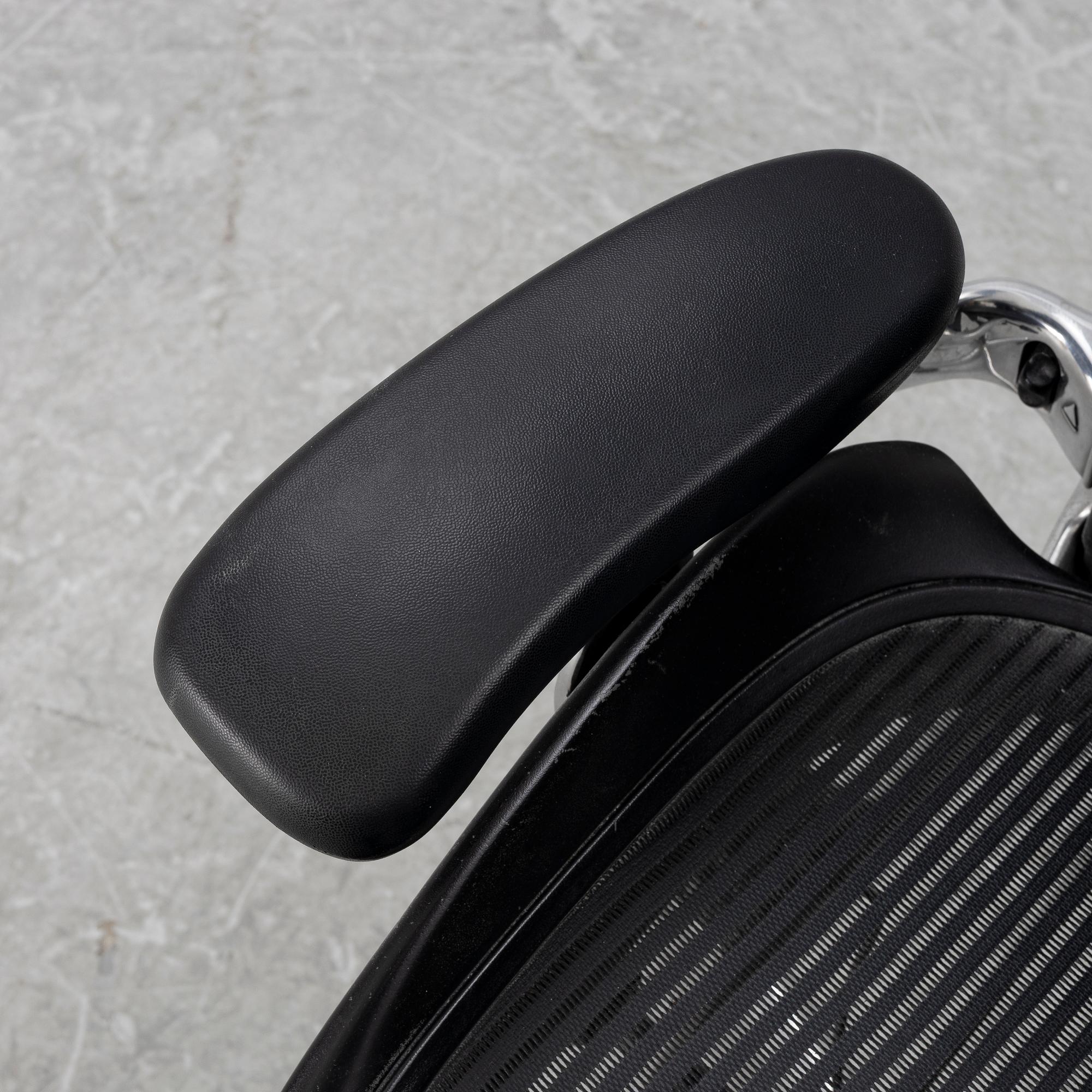 Don Chadwick och Bill Stumpf, skrivbordsstol, "Aeron", Herman Miller.