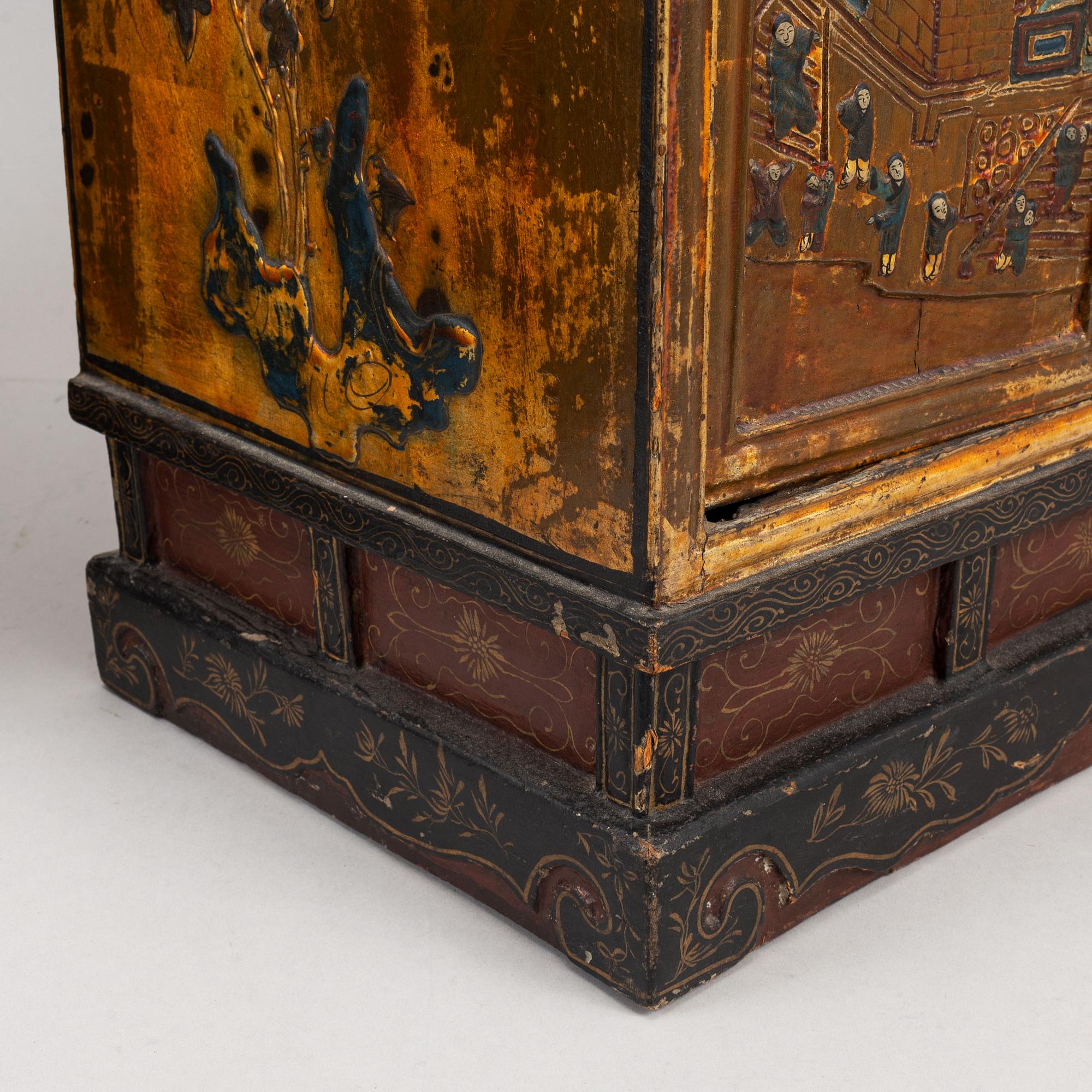 A pair of chinese cabinets, 20th Century.