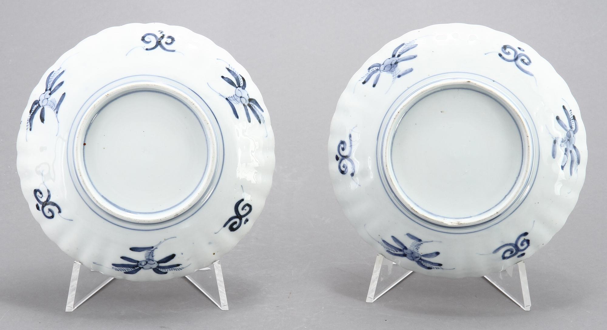 TALLRIKAR, 4 st, Kanton, Kina samt SKÅLFAT, 2 st, Japan, 1800/1900-tal.