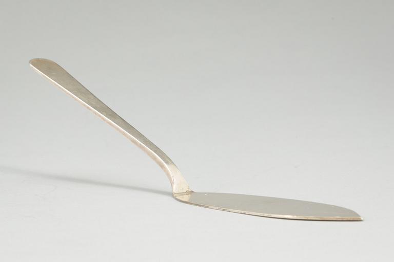 SERVERINGSSPADE, silver. Wiwen Nilsson. Lund 1973.