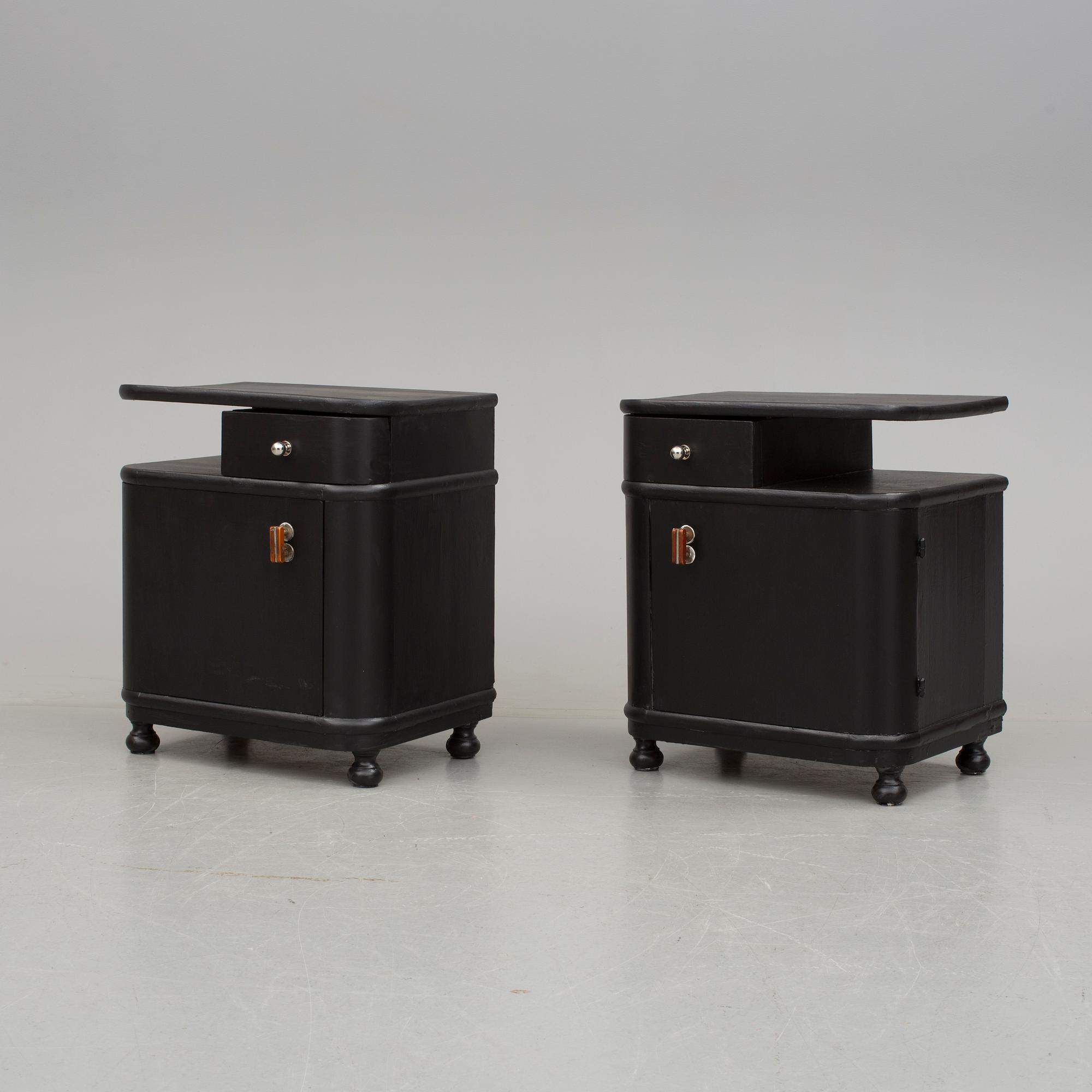 SÄNGBORD, ett par. 1930-tal.