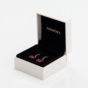 Pandora, örhängen, 14K guld och blyglasbehandlad rubin.