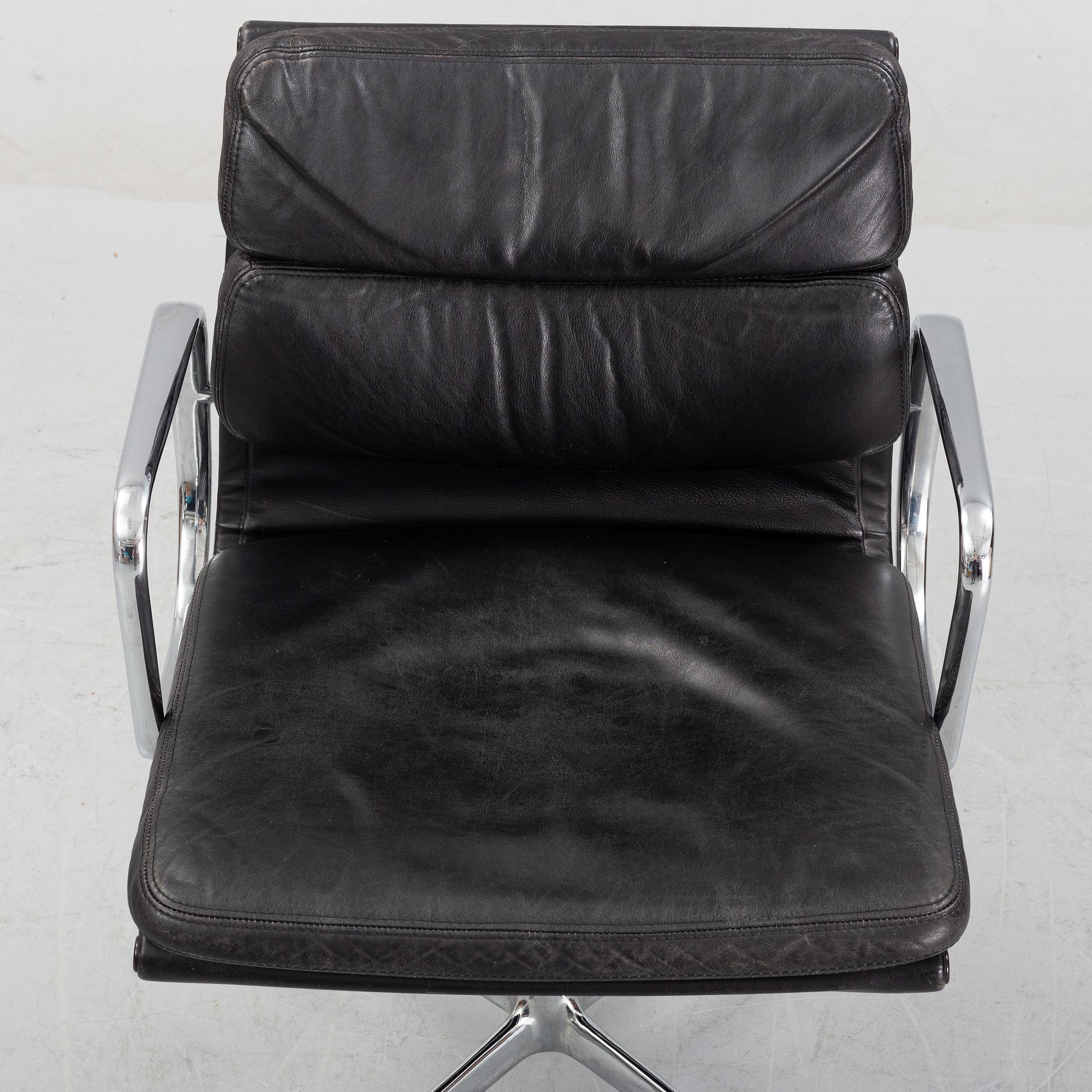 Charles & Ray Eames, an "EA 208 Soft Pad Chair", Herman Miller.
