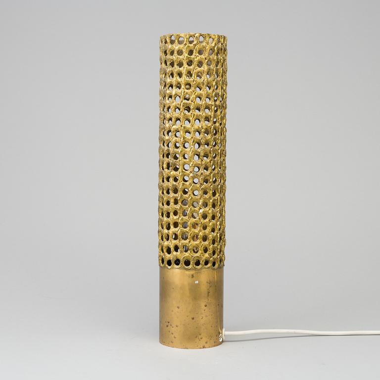 PIERRE FORSELL, table lamp, brass, Skultuna, second half of the 20th century.