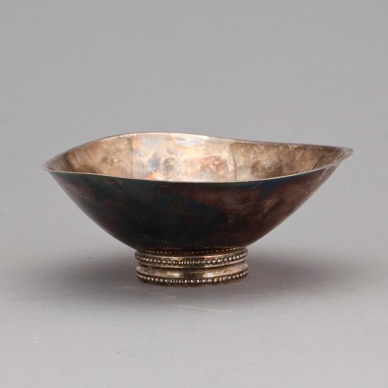 SKÅL, silver, GAB, Vera Ferngren, Stockholm 1966. Vikt 156 gram.