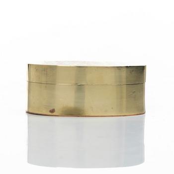 A Chinese gilt on copper box with cover, Qing dynasty, 19th century.