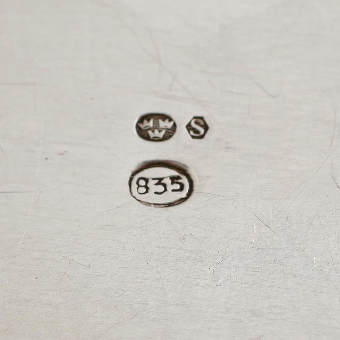 DOSA, silver, svenska importstämplar, 1900-talets första hälft. Vikt ca 232 gram.