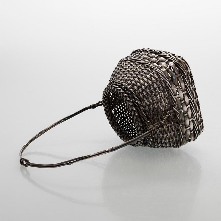 Ikebana-korg, silver med jungin-stämpel, Meiji (1868-1912), Japan.