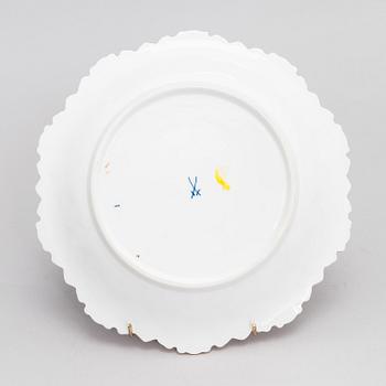 A set of 20th century eight Meissen porcelain objects.