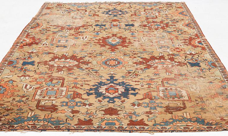 An antique Bakshaish carpet, c. 337 x 214 cm.