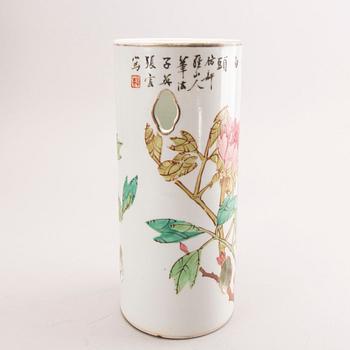 A Chinese porcelain hat stand around 1900.