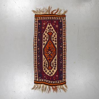 Matto, a kilim, a semi-antique Oriental, ca 181-190 x 80-85,5 cm.
