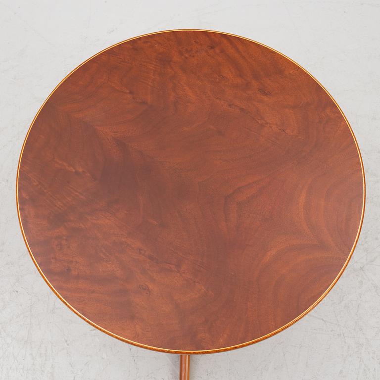 Josef Frank, sidobord, modell B 607, Firma Svenskt Tenn, ca 1992.