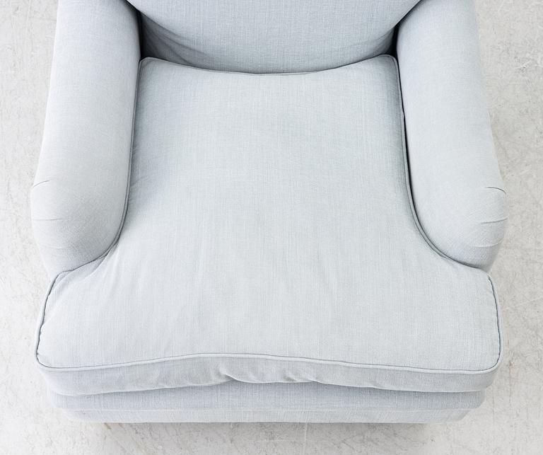 Fåtölj med fotpall, Howard-modell, Jio Möbler, 2010/2020-tal.