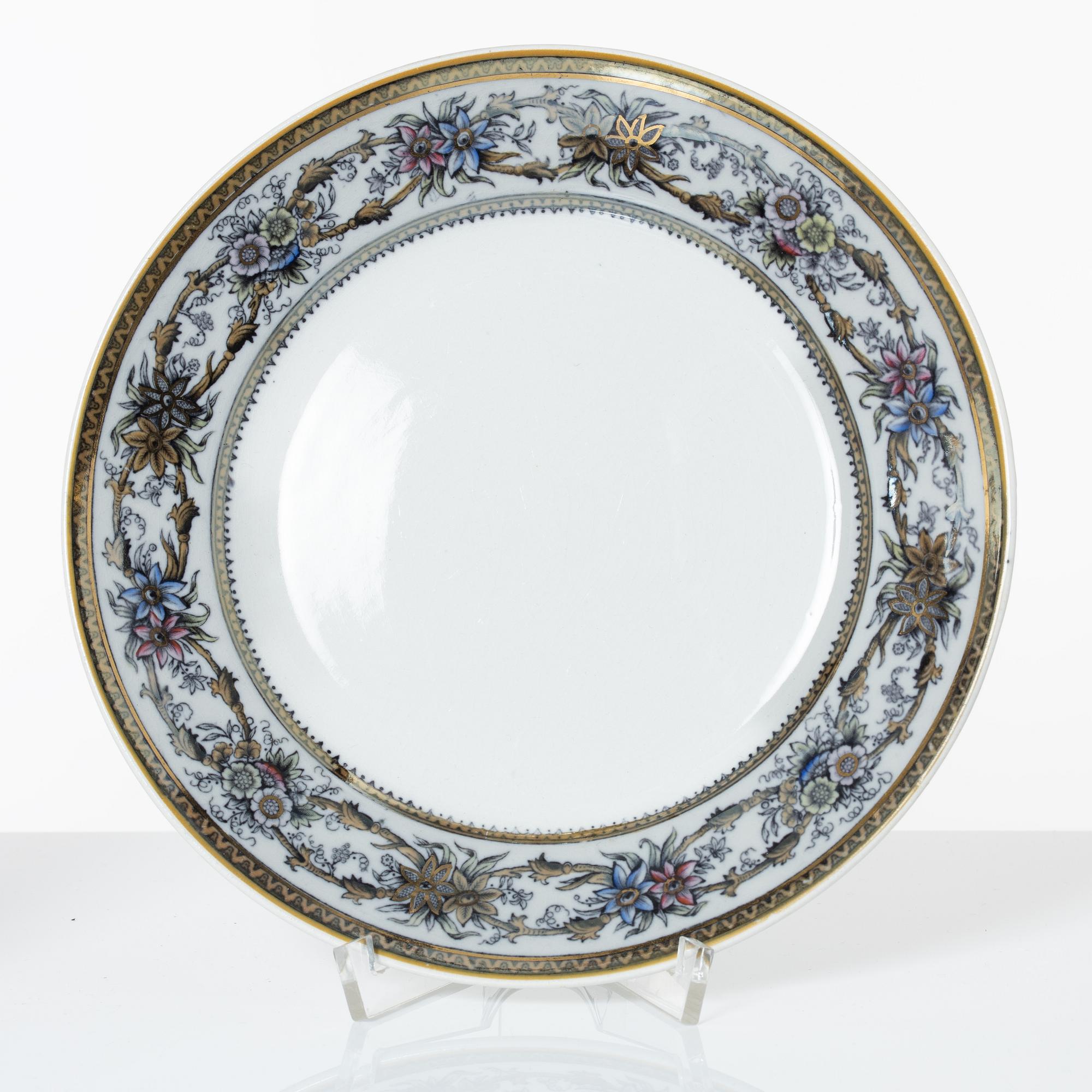 Dinner service, 100 pieces, creamware, "Iris", Rörstrand, second half of the 20th Century.