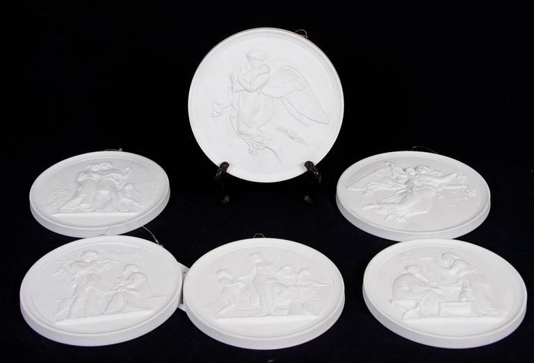 VÄGGRELIEFER, 6 st, biskvi, Kongl Dansk.