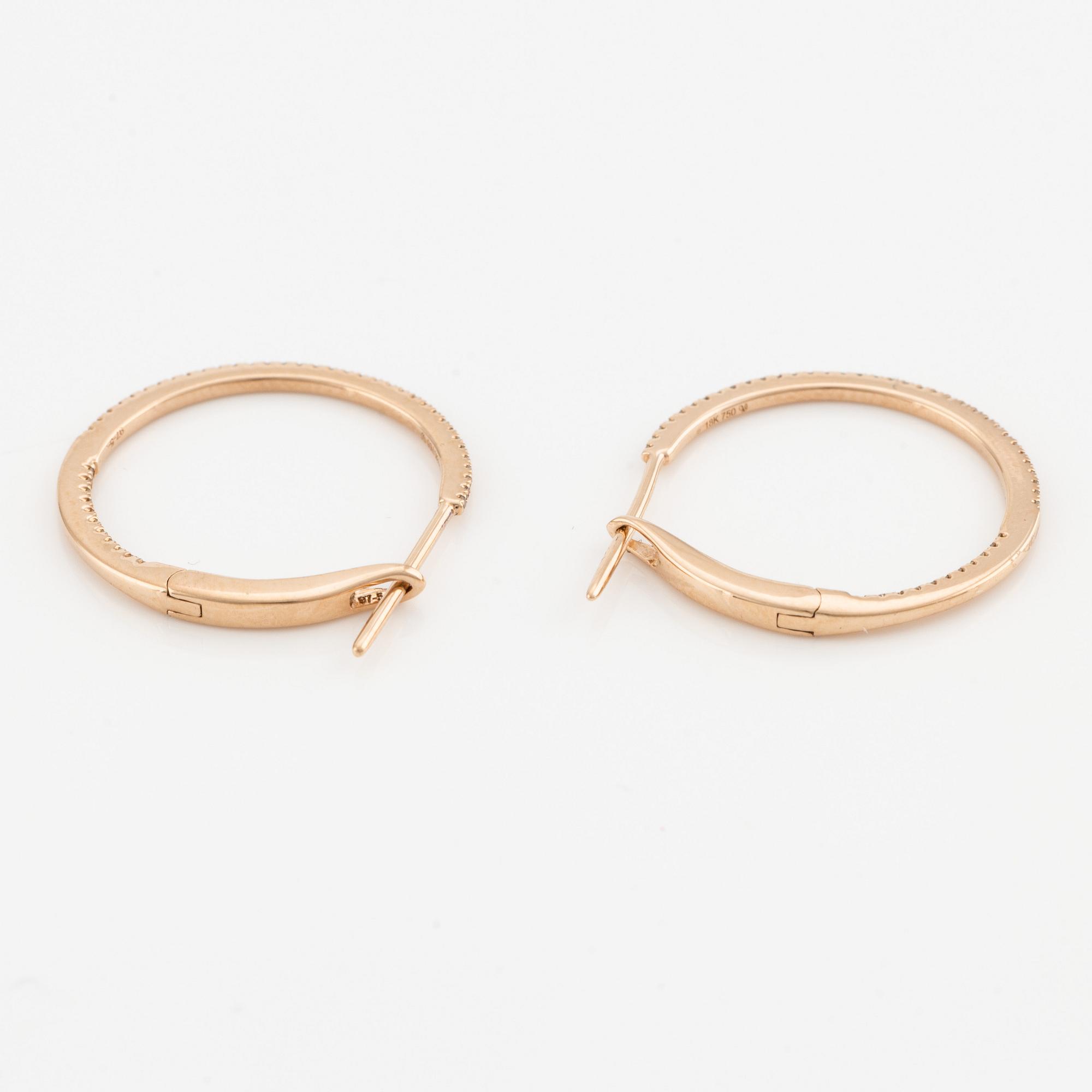 Örhängen, kreoler, guld med briljantslipade diamanter.