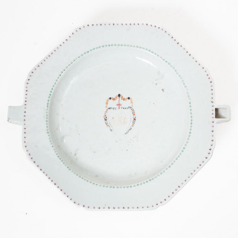 Värmefat, kompaniporslin, Kina, Qingdynastin, Qianlong (1736-95).