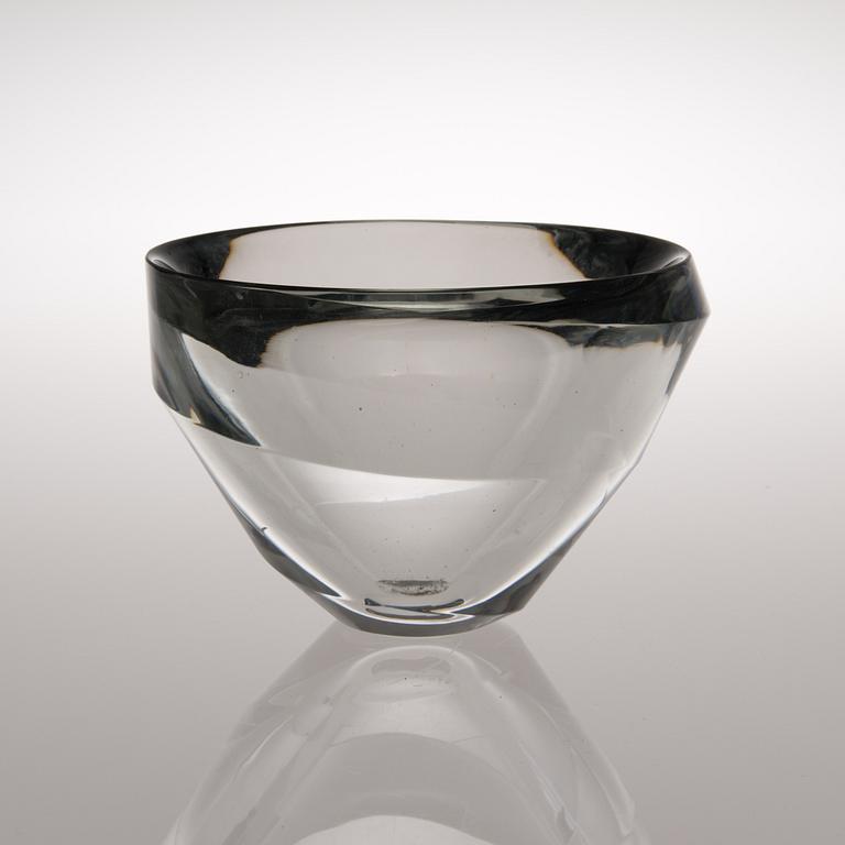 A "Kierre" ("whirl") bowl, model 3276/3876, signed Tapio Wirkkala, Iittala. Mid 1950s.