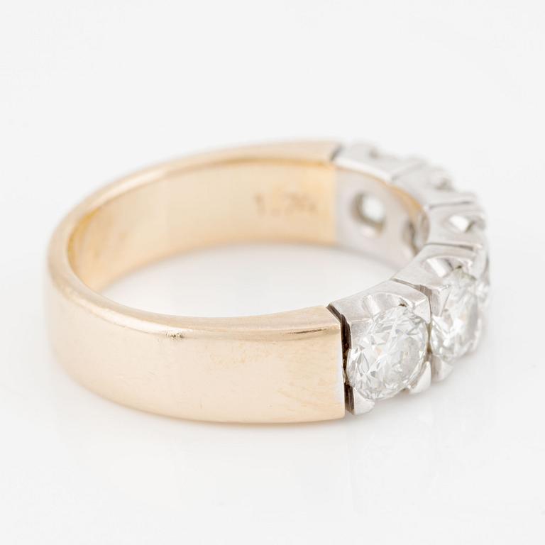 Ring, 18K white gold and gold with brilliant-cut diamonds, total 1.74 ct.