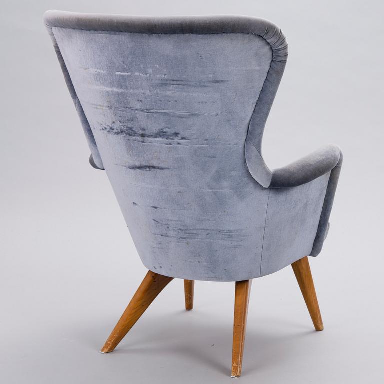 A mid 20th century armchair.