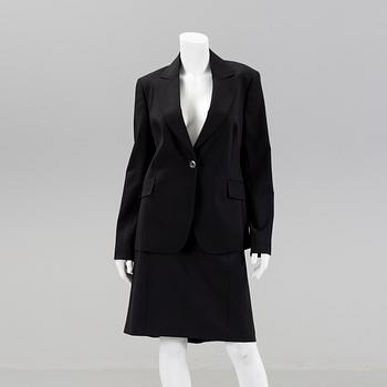 An Burberry suit, in size 42.