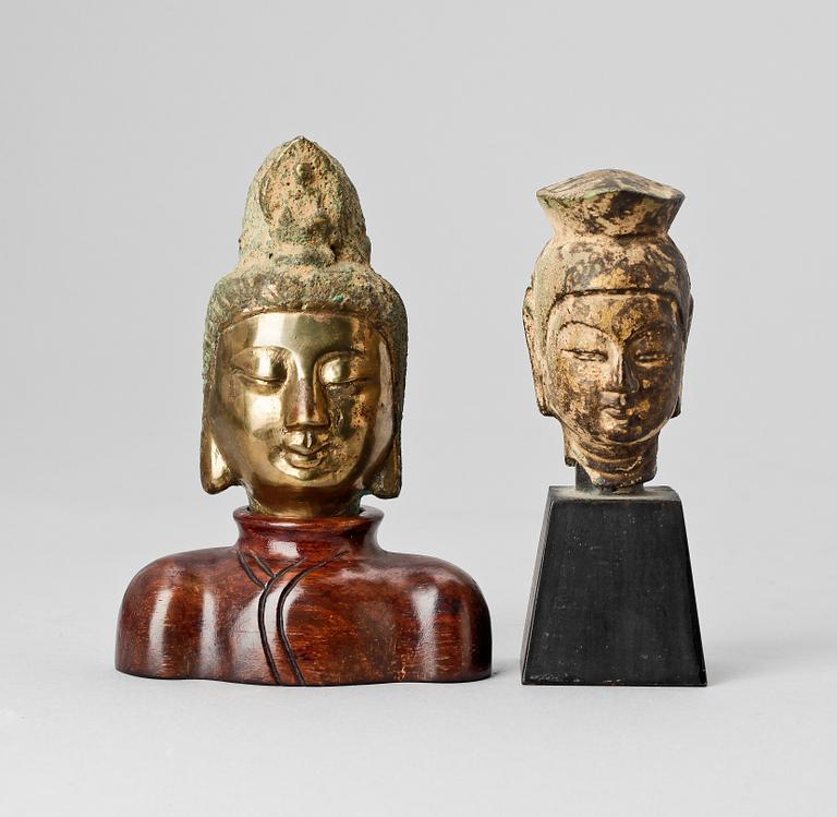 BUDDHAHUVUDEN, 2 st, brons, Kina 1900-tal.