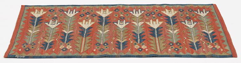 Märta Måås-Fjetterström, Vävnad, "Röda Liljan", gobelängteknik, ca 70-71,5 x 125,5-126 cm, signerad AB MMF.
