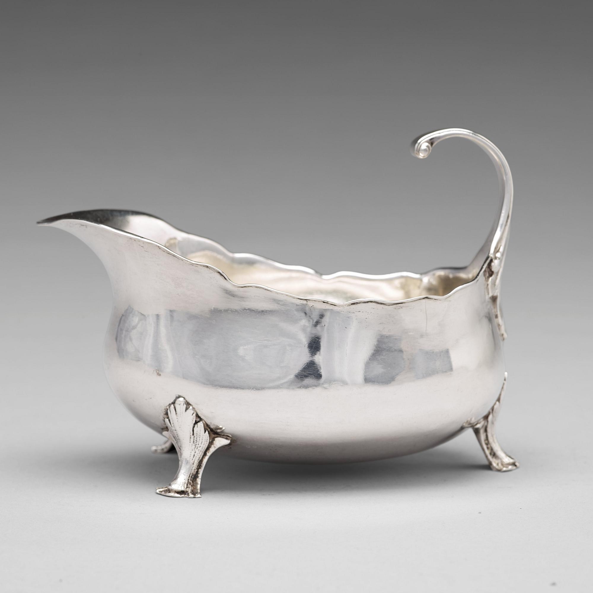 Petter Åkerman, grädd-/såssnäcka, silver, Stockholm 1769. Rokoko.