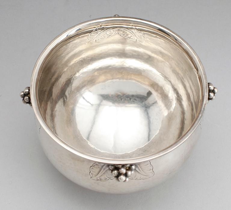 SKÅL, sterlingsilver, Georg Jensen, Danmark. Vikt ca 245 g.