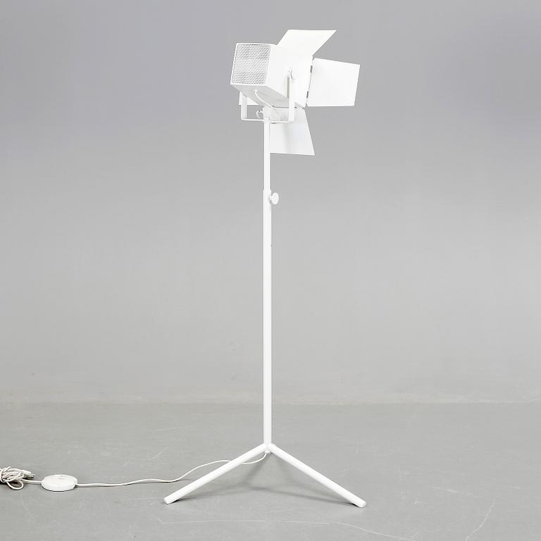 GOLVLAMPA, "Foto", Thomas Bernstrand and Mattias Ståhlbom för Zero.