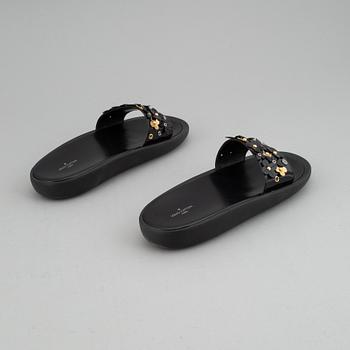 Louis Vuitton, a pair of sandals, size 40.