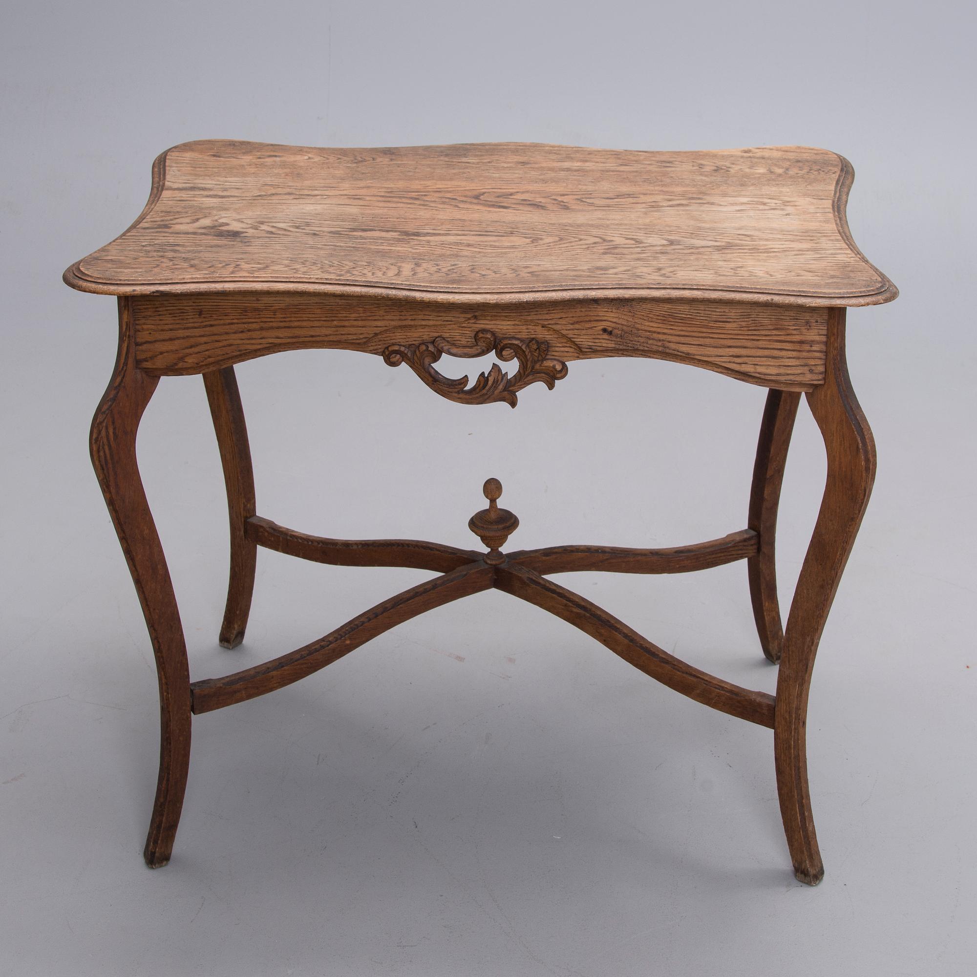 BORD, rokokostil, sekelskiftet 1800/1900-tal.