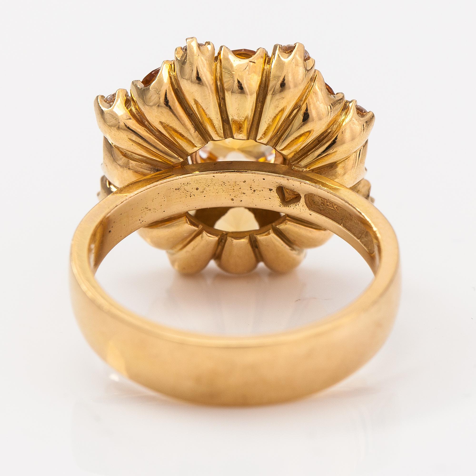 An 18K gold ring "Catherine the great" with citrines and ca. 0.20 ct of diamonds. Ofelia Jewelry, Helsinki 1998.