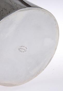 KANNOR, ett par, silver, Jay, Richard Attenborough & Co, Chester, England, 1907. Tot 940 gr.