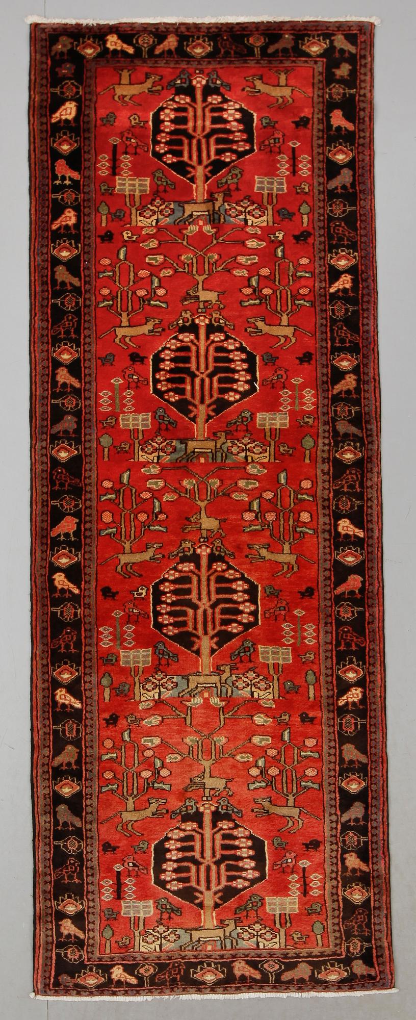 MATTA, Hamadan, ca 295 x 104 cm.