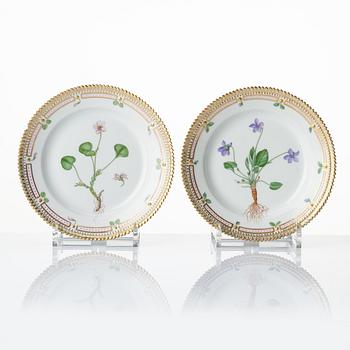 A set of 12 Royal Copenhagen 'Flora Danica' dishes, Denmark, 20th century.