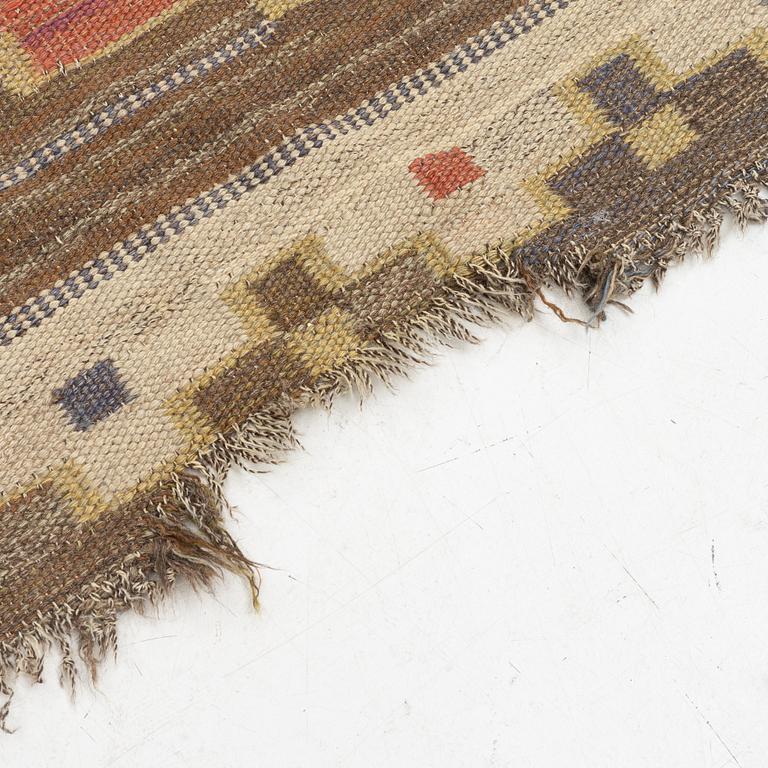 Märta Måås-Fjetterström, matta. "Bruna heden", rölakan, ca 255 x 148 cm, signerad MMF.