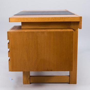 Olavi Hänninen, A 1960s 'Paletti' writing desk for HMN Huonekalu Mikko Nupponen, Lahti, Finland.