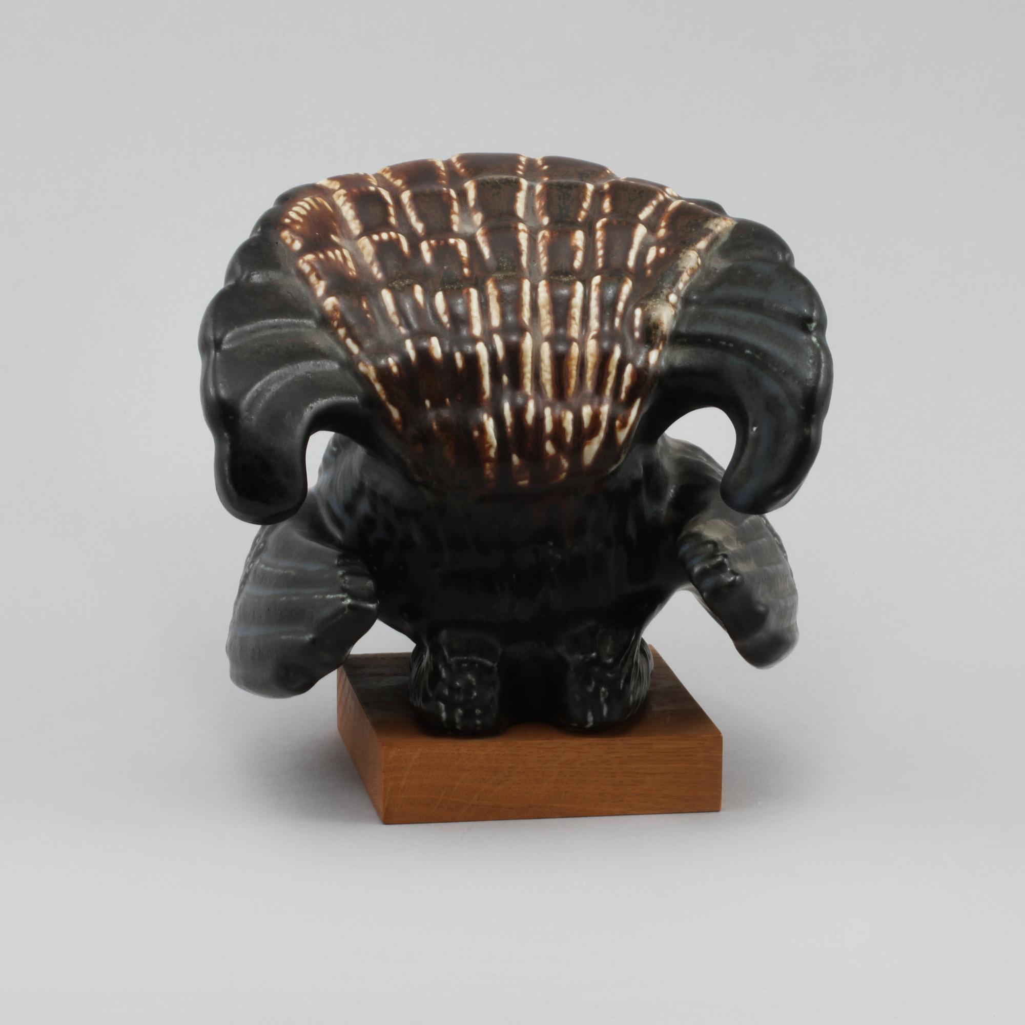 FIGURIN, stengods, Gunnar Nylund, Rörstrand, 1900-talets andra hälft.