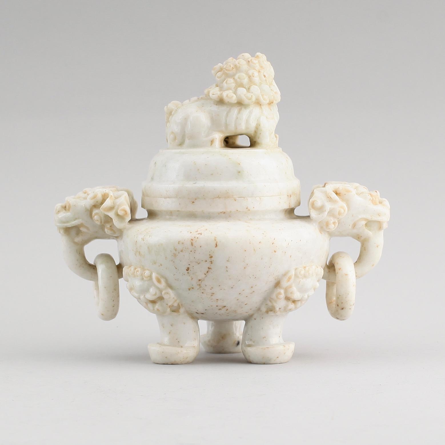 RÖKELSEKAR, nefrit, Kina.