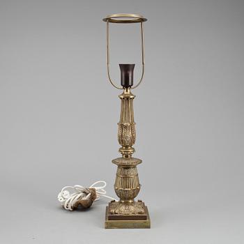 BORDSLAMPA, mässing, empirestil, 1900-talets mitt.