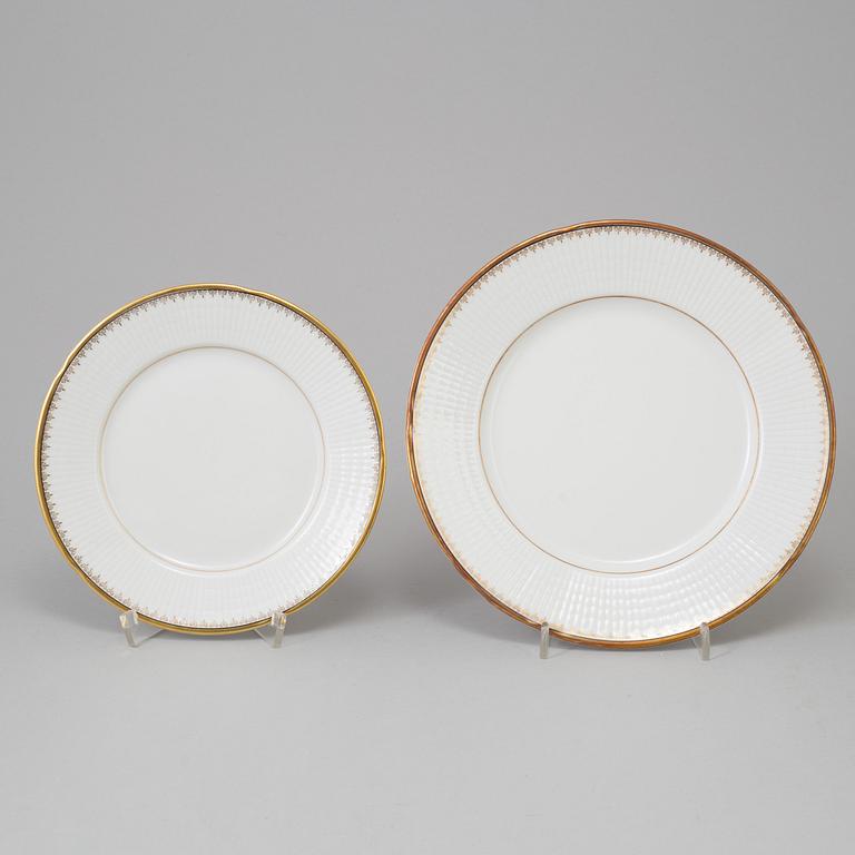 A 123 piece "Kardinal" dinner service.