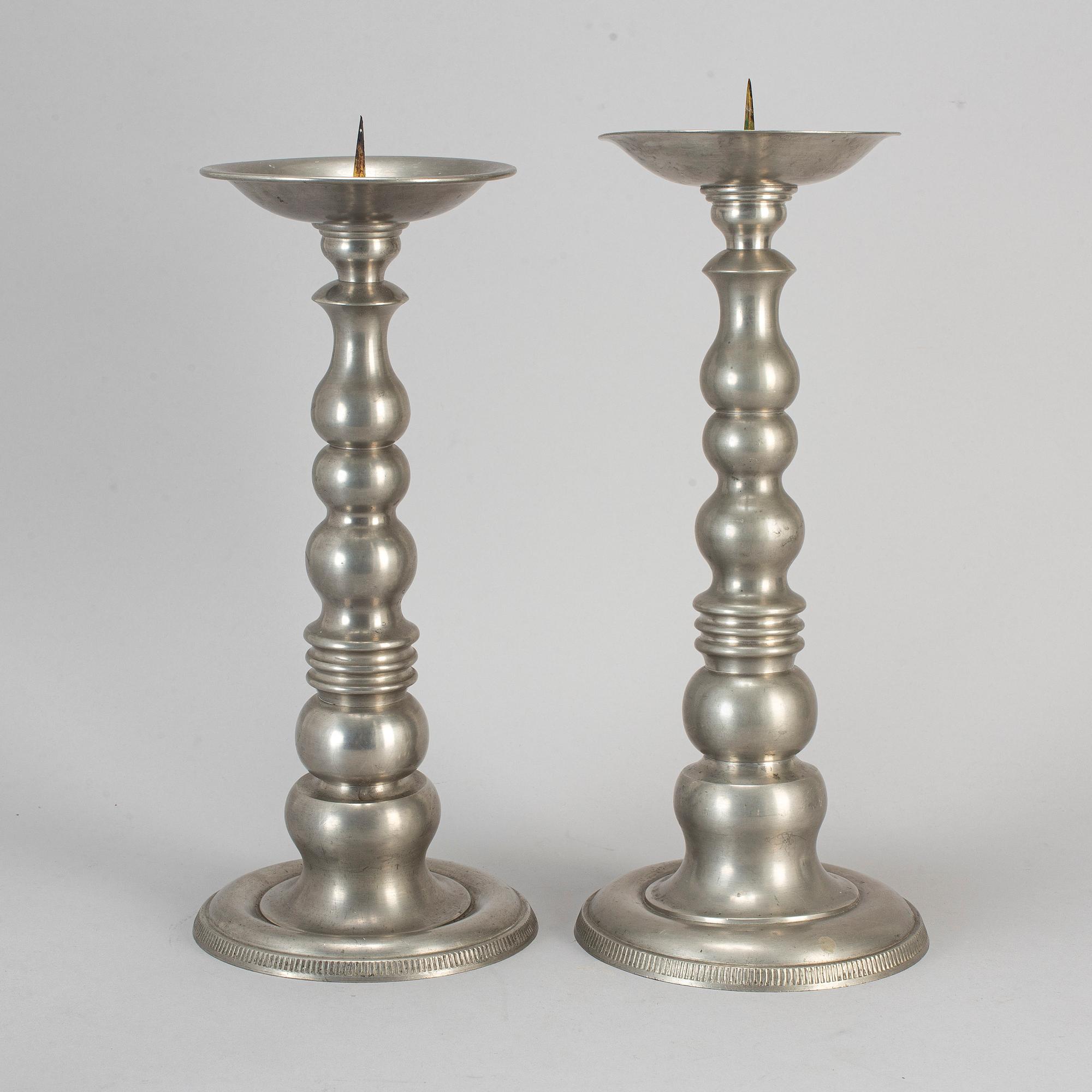 FIRMA SVENSKT TENN, a pair of pewter candle sticks, 1944.