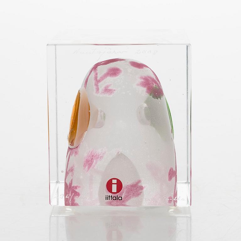 Oiva Toikka, an annual glass cube, signed Oiva Toikka, Nuutajärvi 2008 and numbered 296/2000.